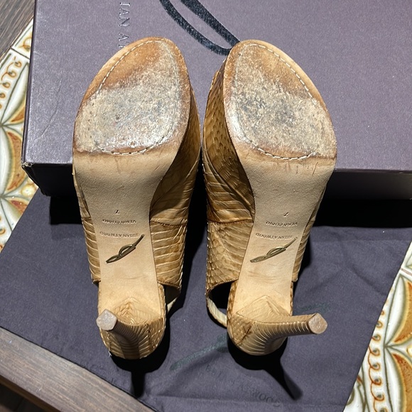 Brian Atwood Beatrice pumps. 7 - Picture 6 of 15